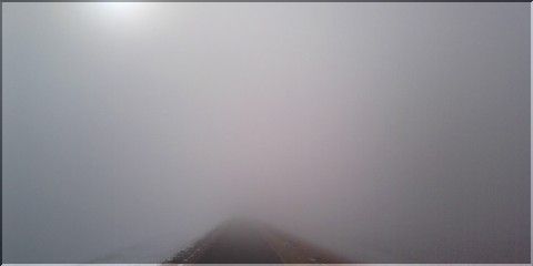 雪の朝(あした)の濃霧と太陽
