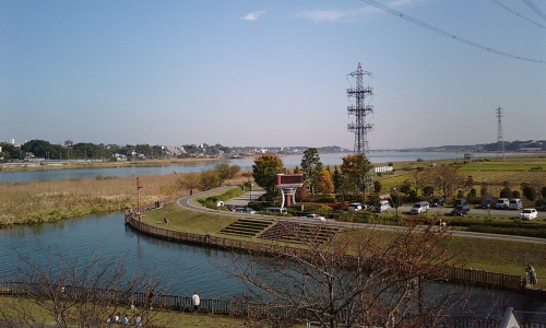 北千葉導水ビジターセンター展望室より手賀大橋を望む