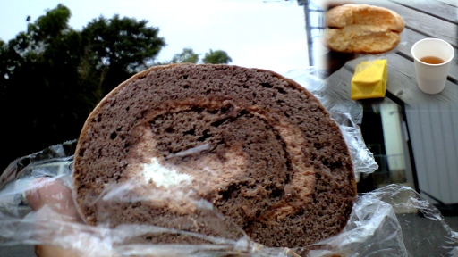 ロール海岸おまけのケーキ