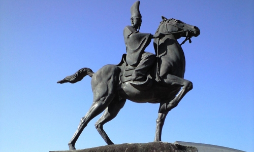 平将門像(坂東市)