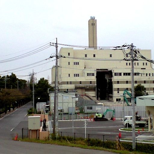解体が進む常総環境センター(ゴミ焼却炉).jpg