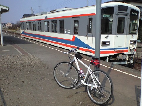 中妻駅ホーム